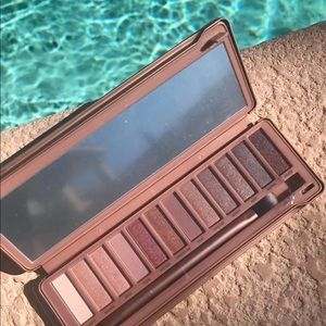Put Cosmetics Buff Collection Eyeshadow Palette
